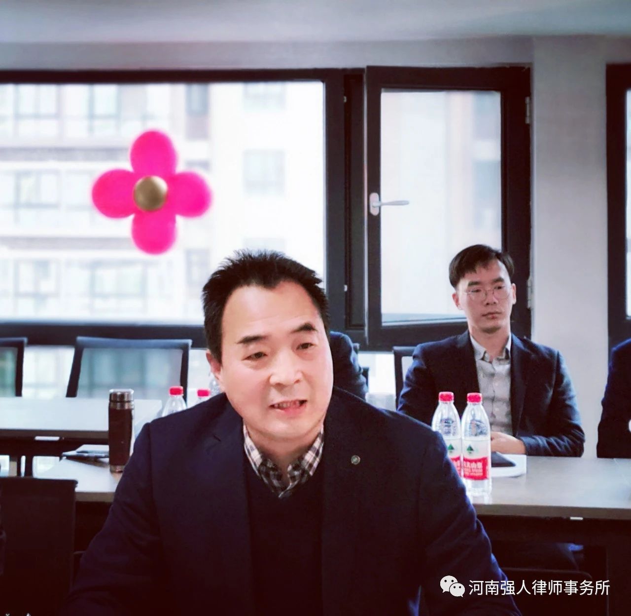 团结一致 勇创辉煌|河南强人律师事务所召开2020年度总结暨优秀律师表彰会(图4)